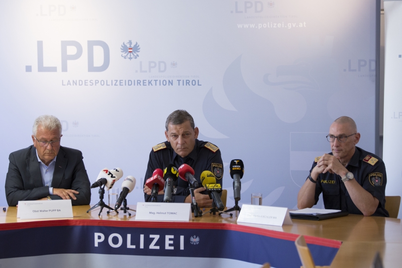 Preview 20190704 Pressekonferenz - Bombendrohung in Innsbruck mit anschliessender Verhaftung und Schu.jpg